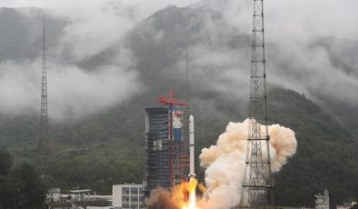 Çin, Uzay Çöplüğünü Temizlemek İçin Yörüngeden Çıkaran Yelken Geliştirdi