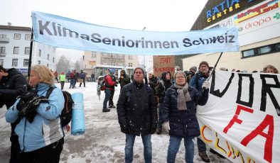 Davos, WEF’in açılışından önce iklim krizi protestosuna sahne oldu