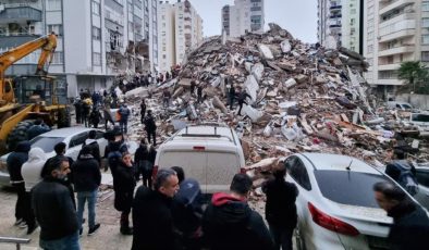 7.4’lük deprem 10 kentimizde yıkıma neden oldu! İşte il il son durum